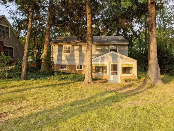 $2,400 | 23940 North Lakeside Drive, Lake Zurich, IL 60047