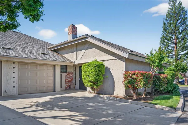$300,000 | 315 East Nees Avenue, Unit 155, Fresno, CA 93720