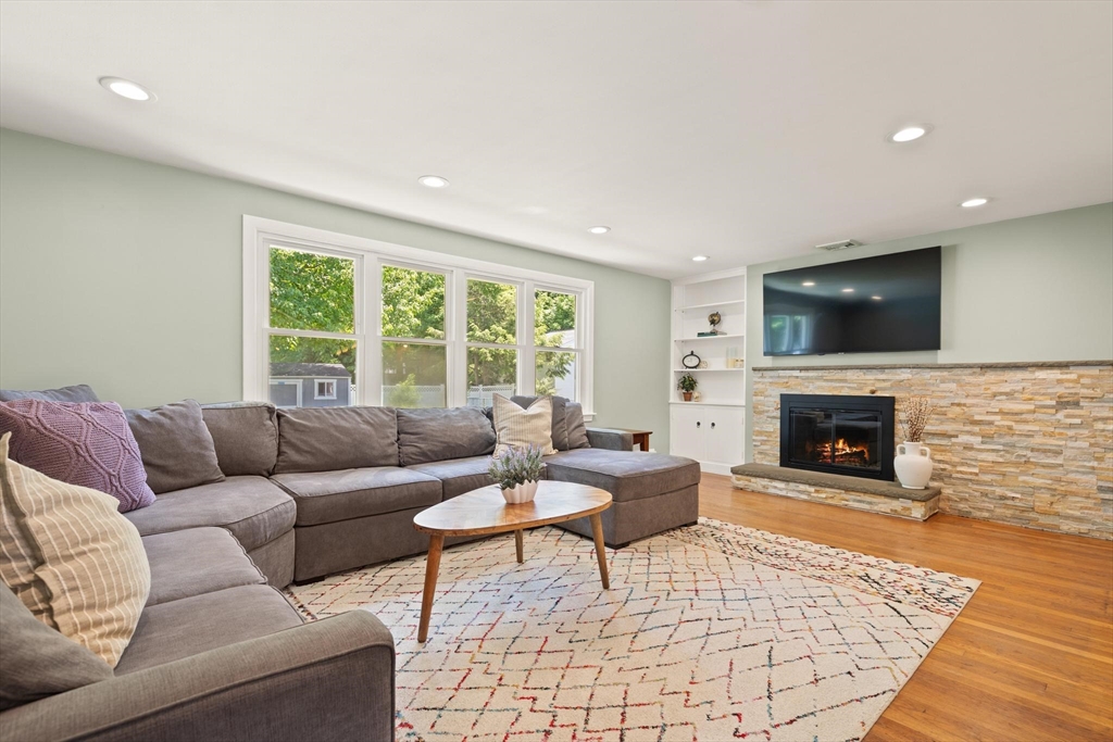 178 Webster Street Needham, MA 02494 - Photo 9 of 27