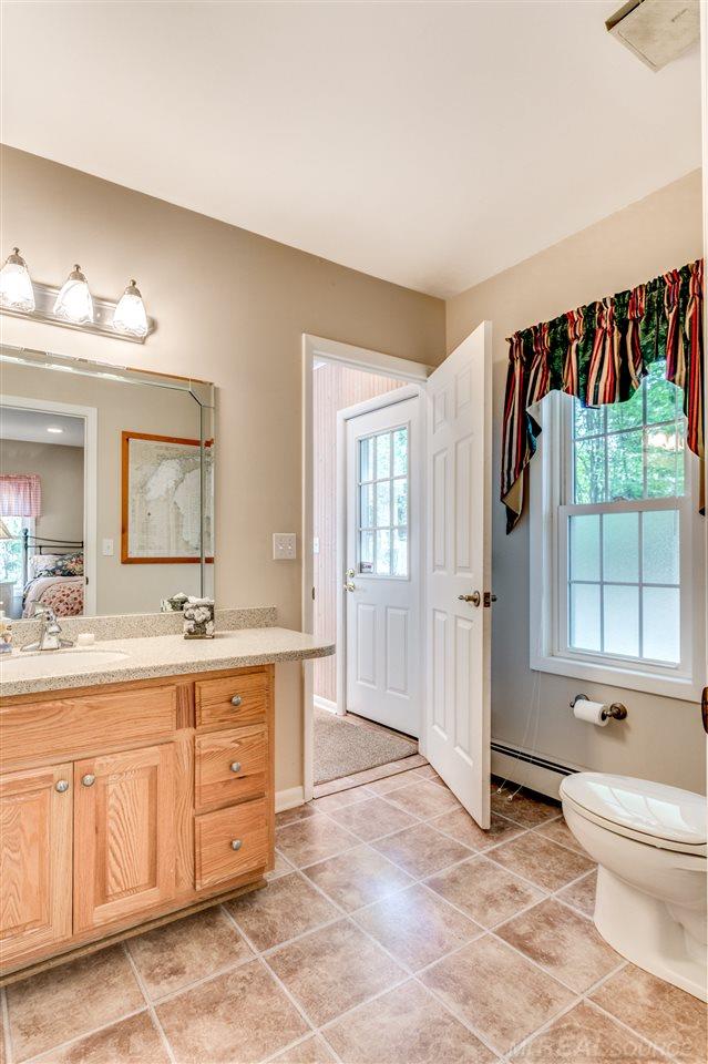 3955 Lakeshore Road Lexington, MI 48450 - Photo 37 of 51 31397860-36.JPG