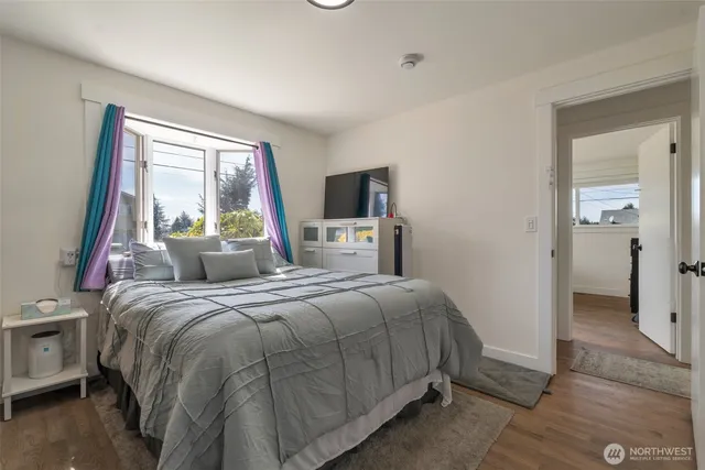 $599,950 | 22942 105th Avenue Southeast, Kent, WA 98031