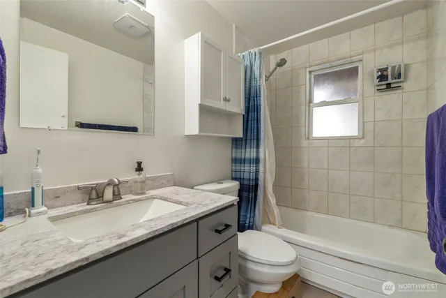 $599,950 | 22942 105th Avenue Southeast, Kent, WA 98031