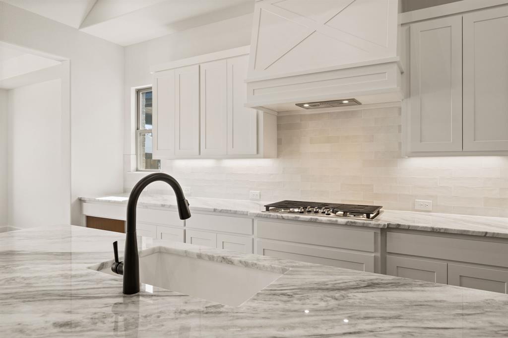 914 Highlands Avenue Aledo, TX 76008 - Photo 14 of 40