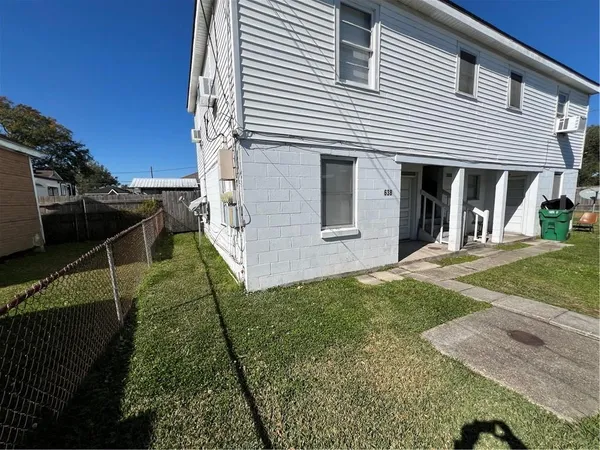 $795 | 638 Ave F, Unit B, Westwego, LA 70094