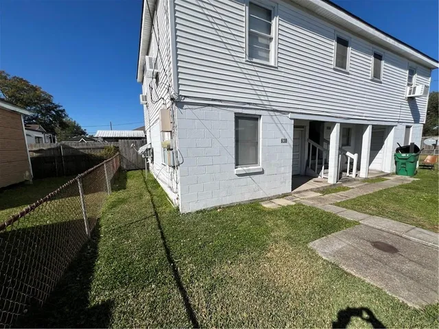 $825 | 638 Ave F, Unit B, Westwego, LA 70094