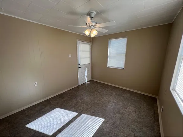 $795 | 638 Ave F, Unit B, Westwego, LA 70094