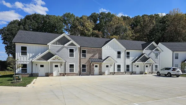 $1,650 | 100 Henry Drive, Unit 212, Burns, TN 37029