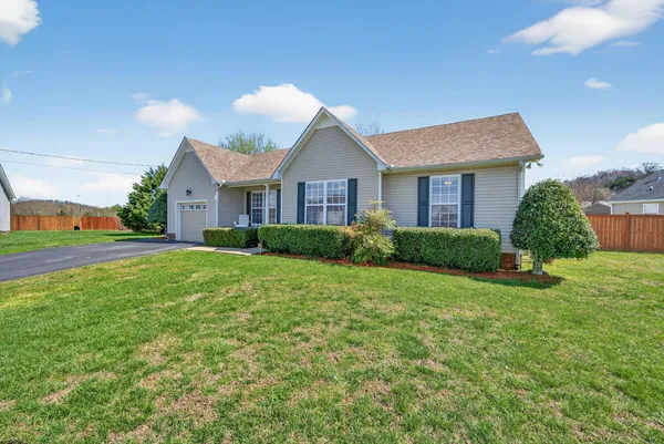 $331,900 | 1602 Oxford Court, Columbia, TN 38401