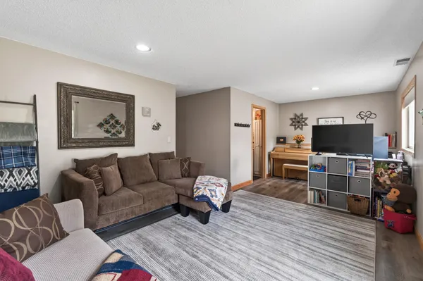 $425,000 | 14810 40th Avenue North, Plymouth, MN 55446