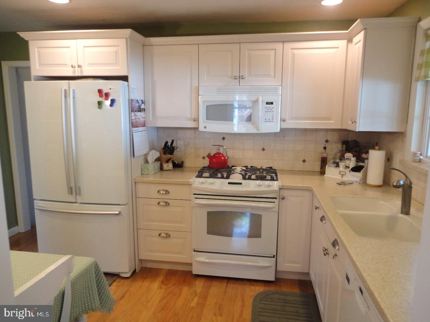 604 Evans Road Springfield, PA 19064 - Photo 8 of 25 Kitchen