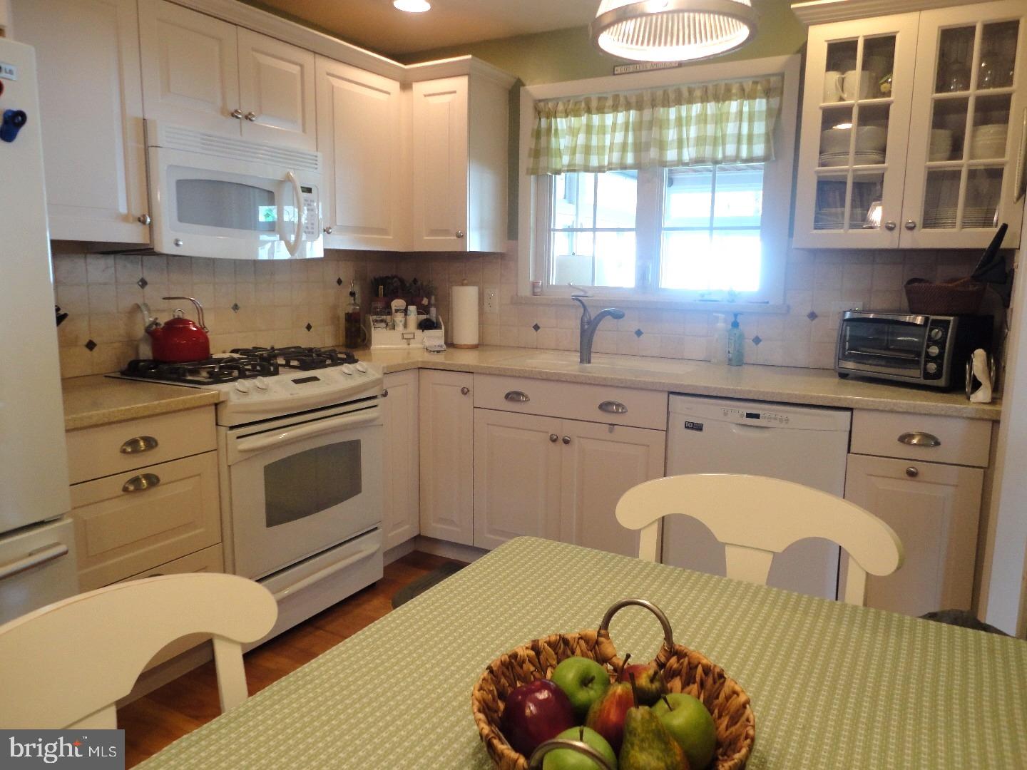 604 Evans Road Springfield, PA 19064 - Photo 9 of 25 Kitchen