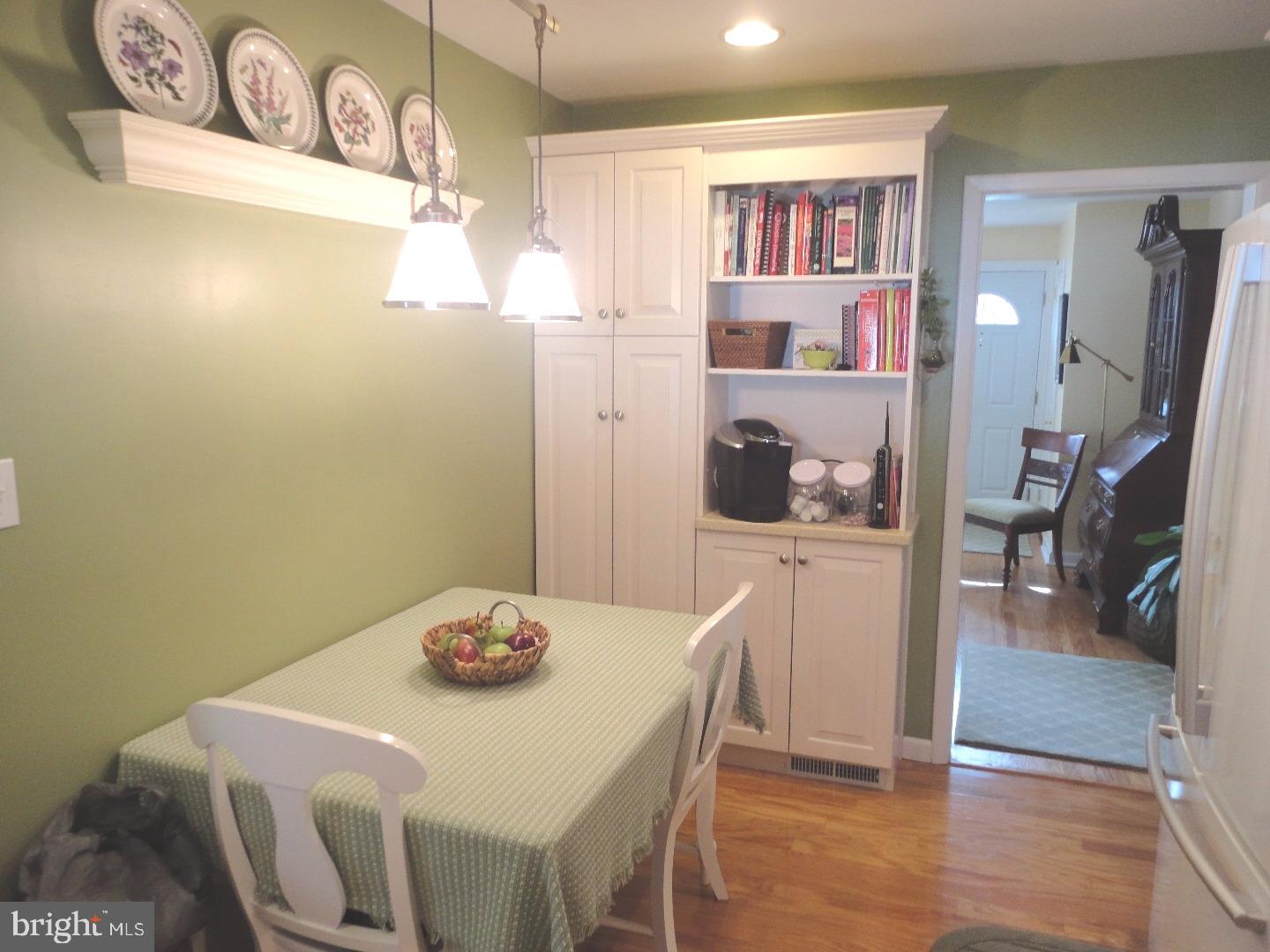 604 Evans Road Springfield, PA 19064 - Photo 10 of 25 Kitchen