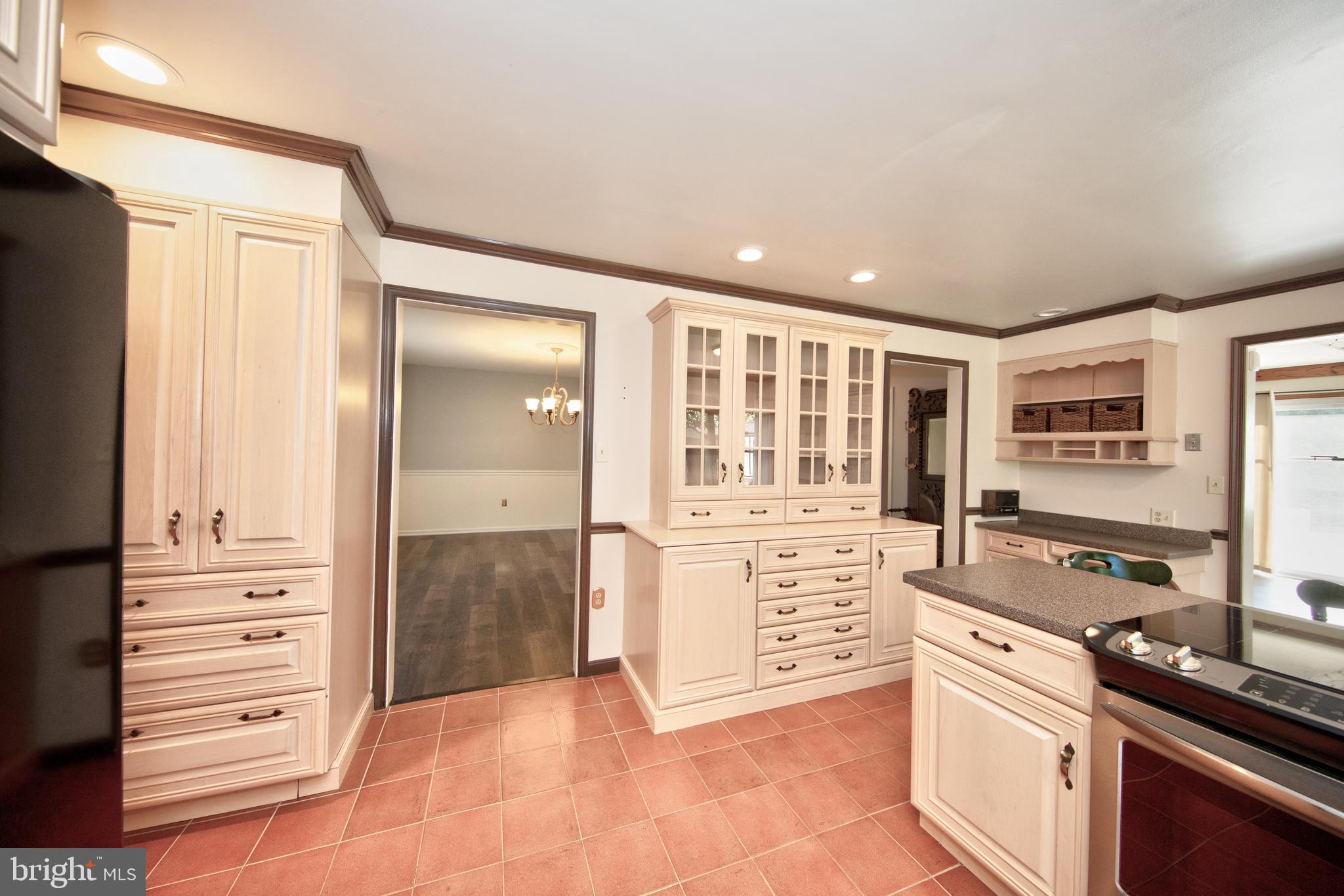 8007 Yellowstone Road Kingsville, MD 21087 - Photo 14 of 46 Kitchen with built in cabinets & pantry