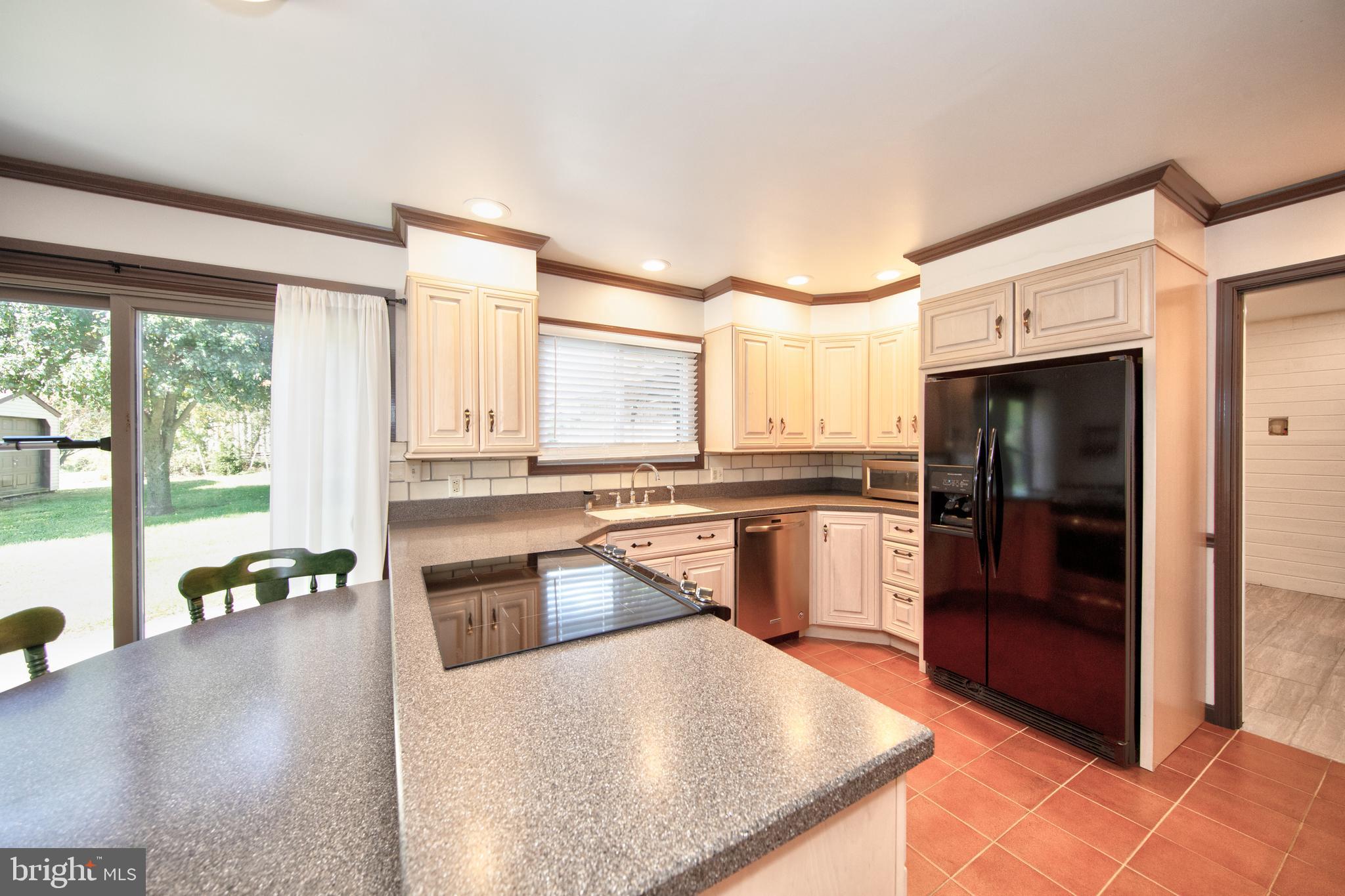 8007 Yellowstone Road Kingsville, MD 21087 - Photo 16 of 46 Kitchen with all appliances