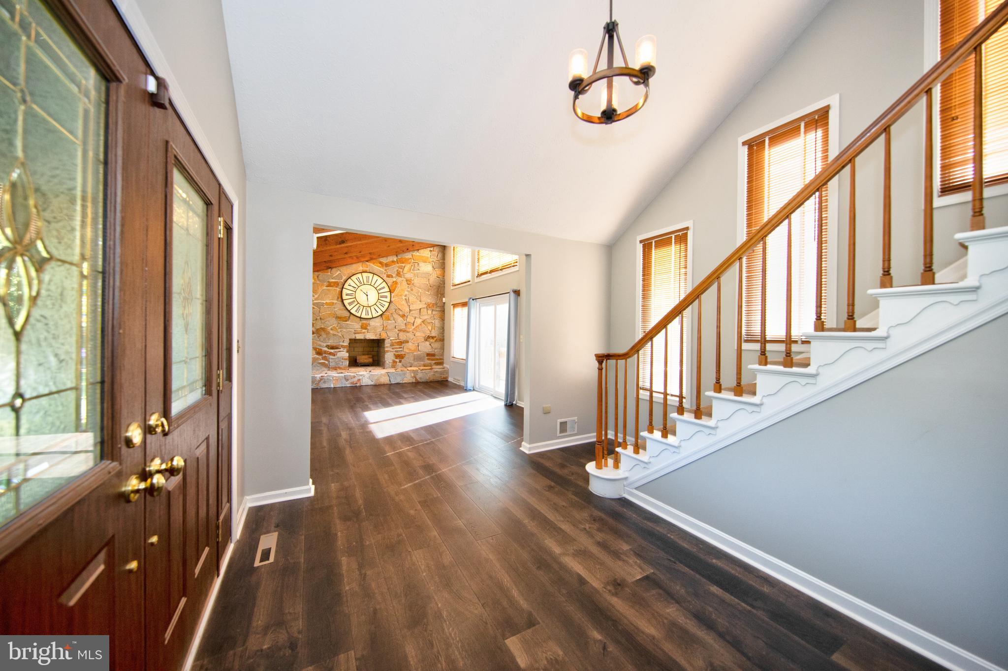 8007 Yellowstone Road Kingsville, MD 21087 - Photo 6 of 46 Foyer / Entryway