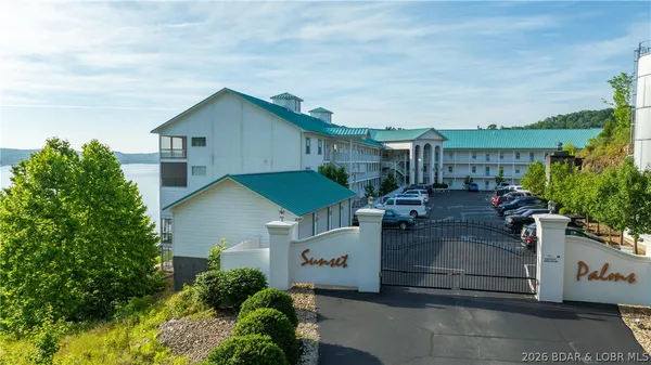 $425,000 | 186 Sunset Palms Drive, Unit 3I, Camdenton, MO 65020