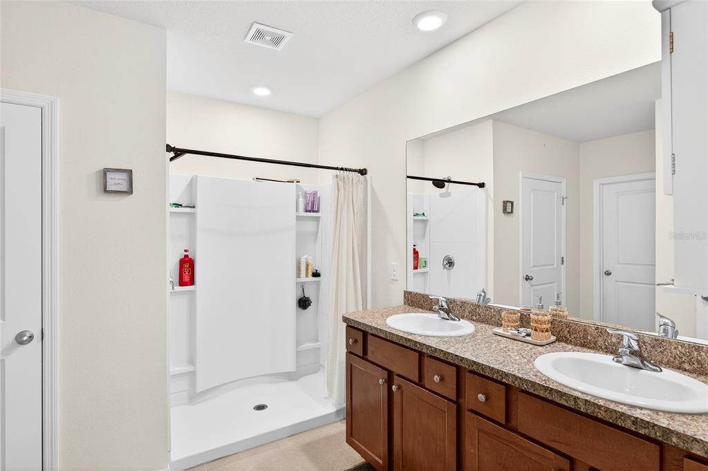 2530 Northeast 42nd Road Ocala, FL 34470 - Photo 17 of 36
