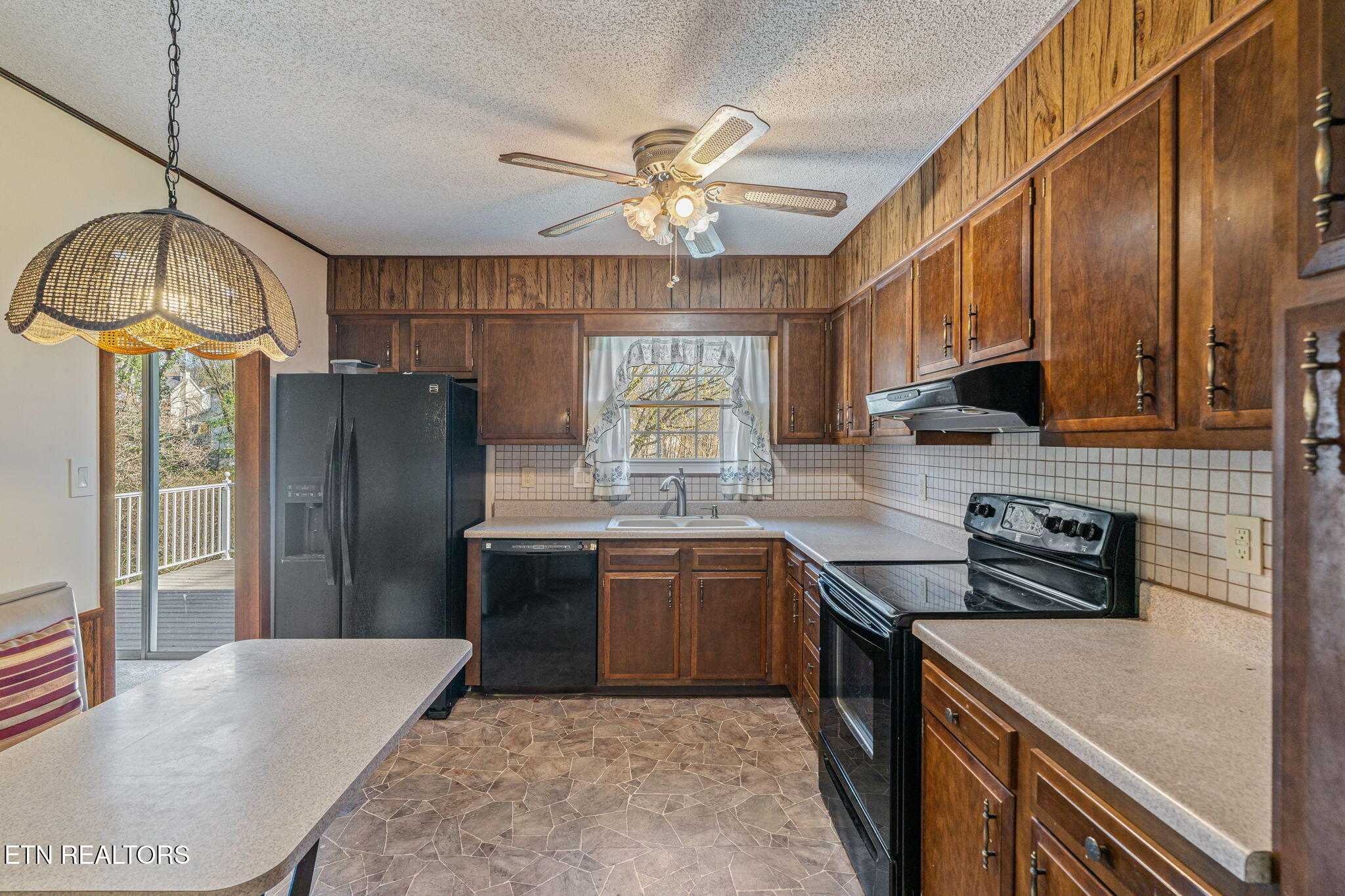 1312 Lula Bell Drive Powell, TN 37849 - Photo 15 of 42 16-web-or-mls-1312 Lula Bell Drive-17