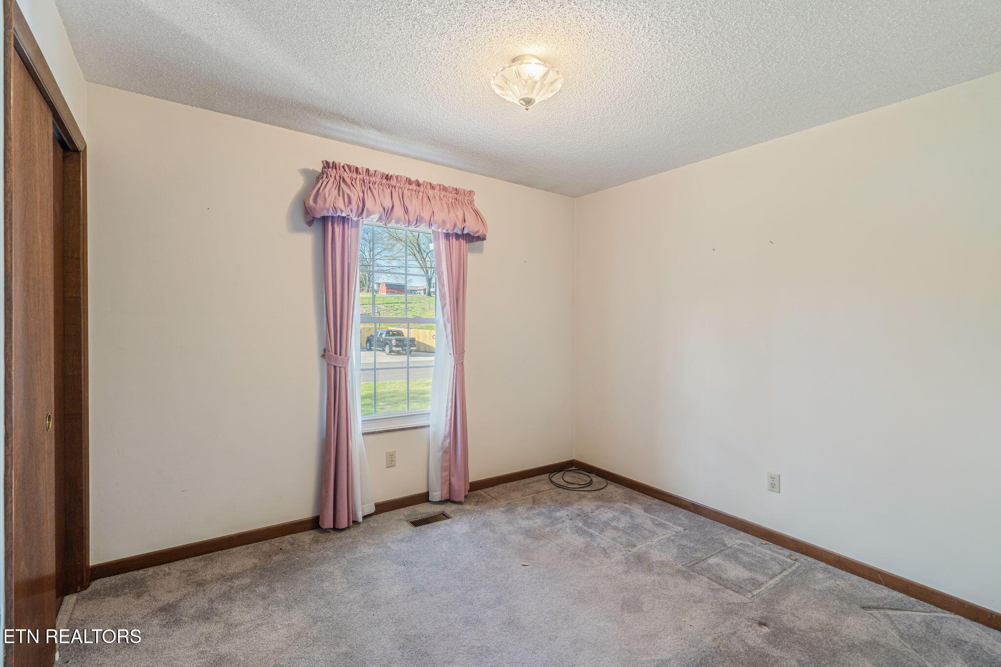 1312 Lula Bell Drive Powell, TN 37849 - Photo 16 of 42 19-web-or-mls-1312 Lula Bell Drive-20