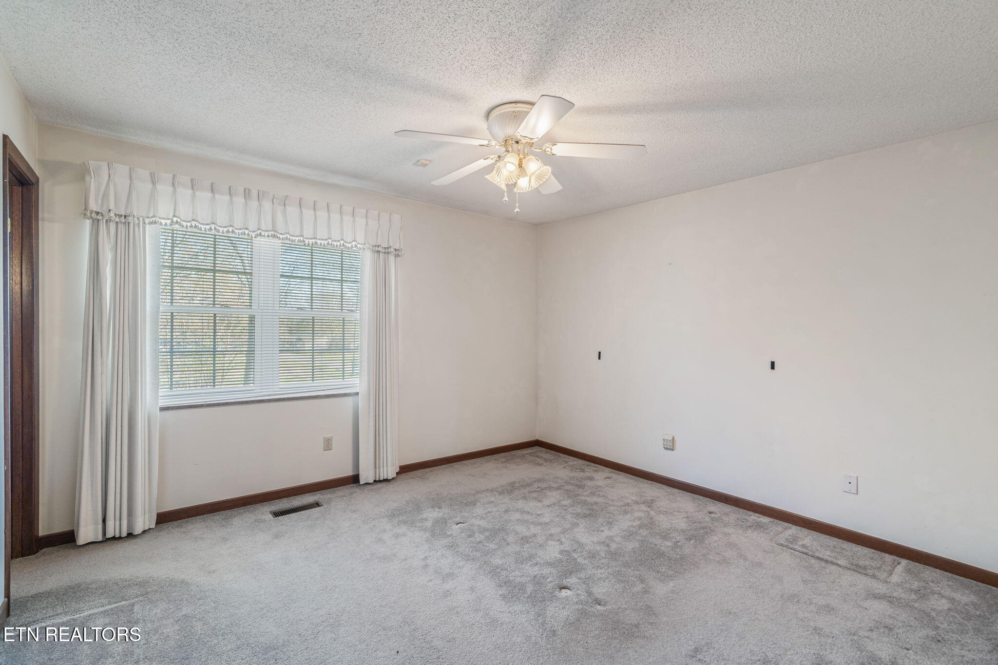 1312 Lula Bell Drive Powell, TN 37849 - Photo 22 of 42 25-web-or-mls-1312 Lula Bell Drive-26