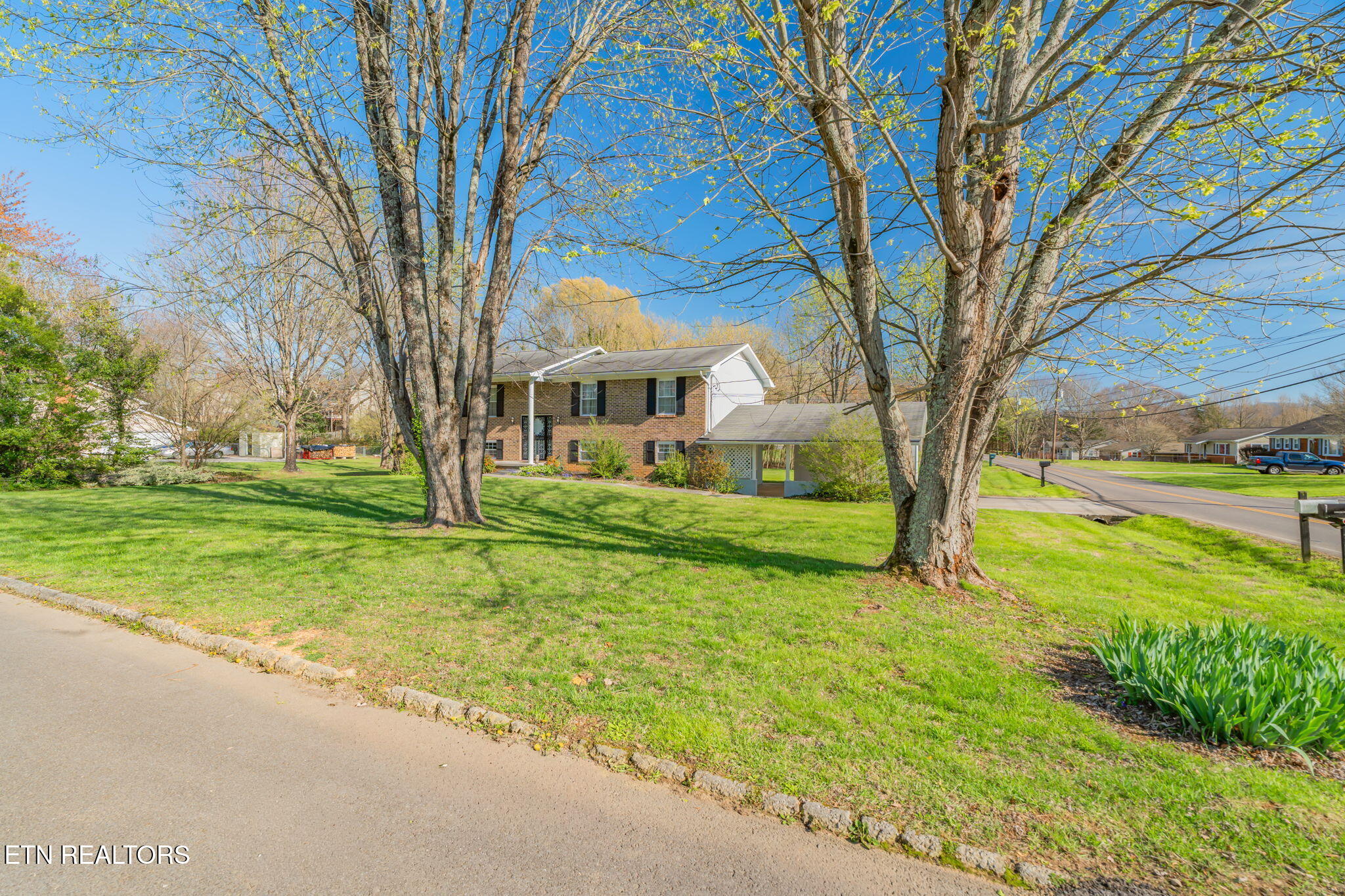 1312 Lula Bell Drive Powell, TN 37849 - Photo 4 of 42 4-web-or-mls-1312 Lula Bell Drive-5