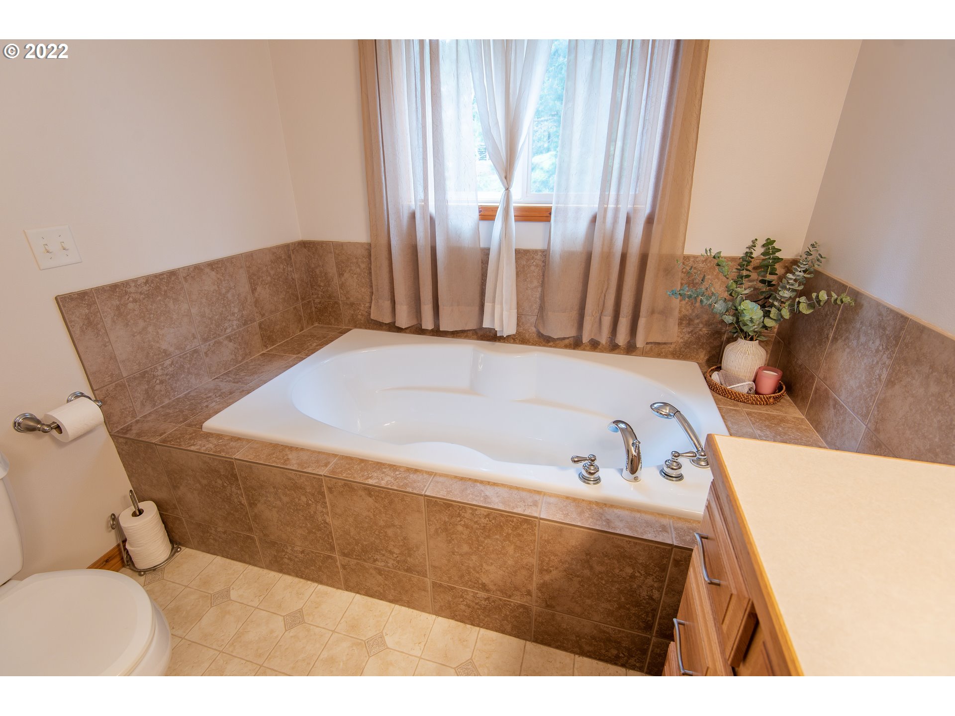 66270 Watertower Road North Bend, OR 97459 - Photo 20 of 31 Gallery Image 20