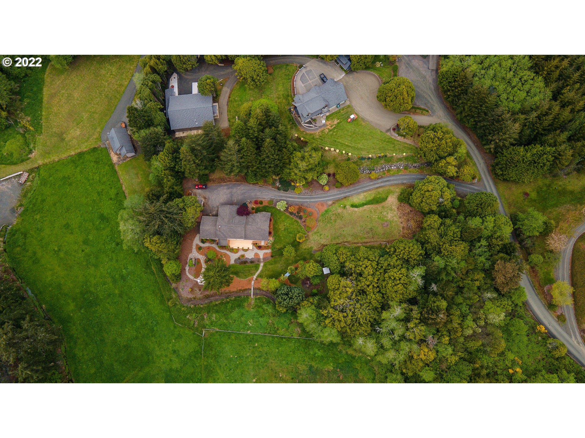 66270 Watertower Road North Bend, OR 97459 - Photo 2 of 31 Gallery Image 2