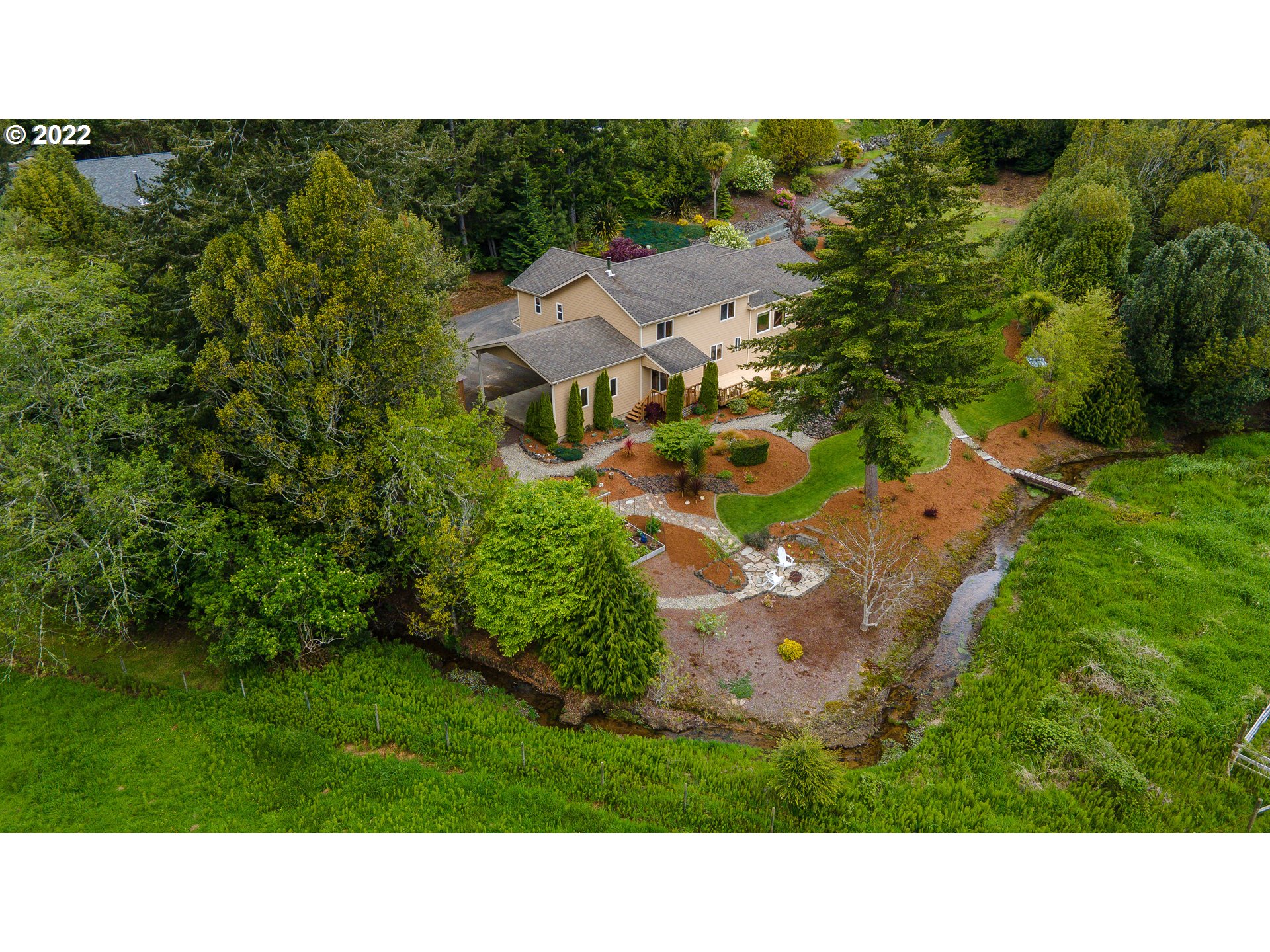 66270 Watertower Road North Bend, OR 97459 - Photo 4 of 31 Gallery Image 4