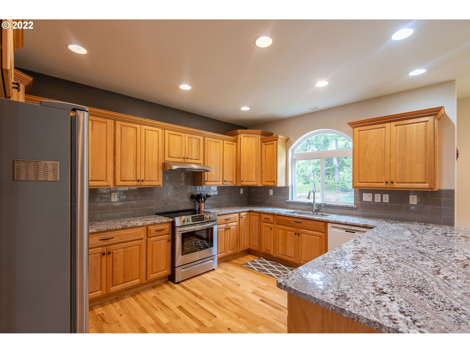66270 Watertower Road North Bend, OR 97459 - Photo 7 of 31 Gallery Image 7
