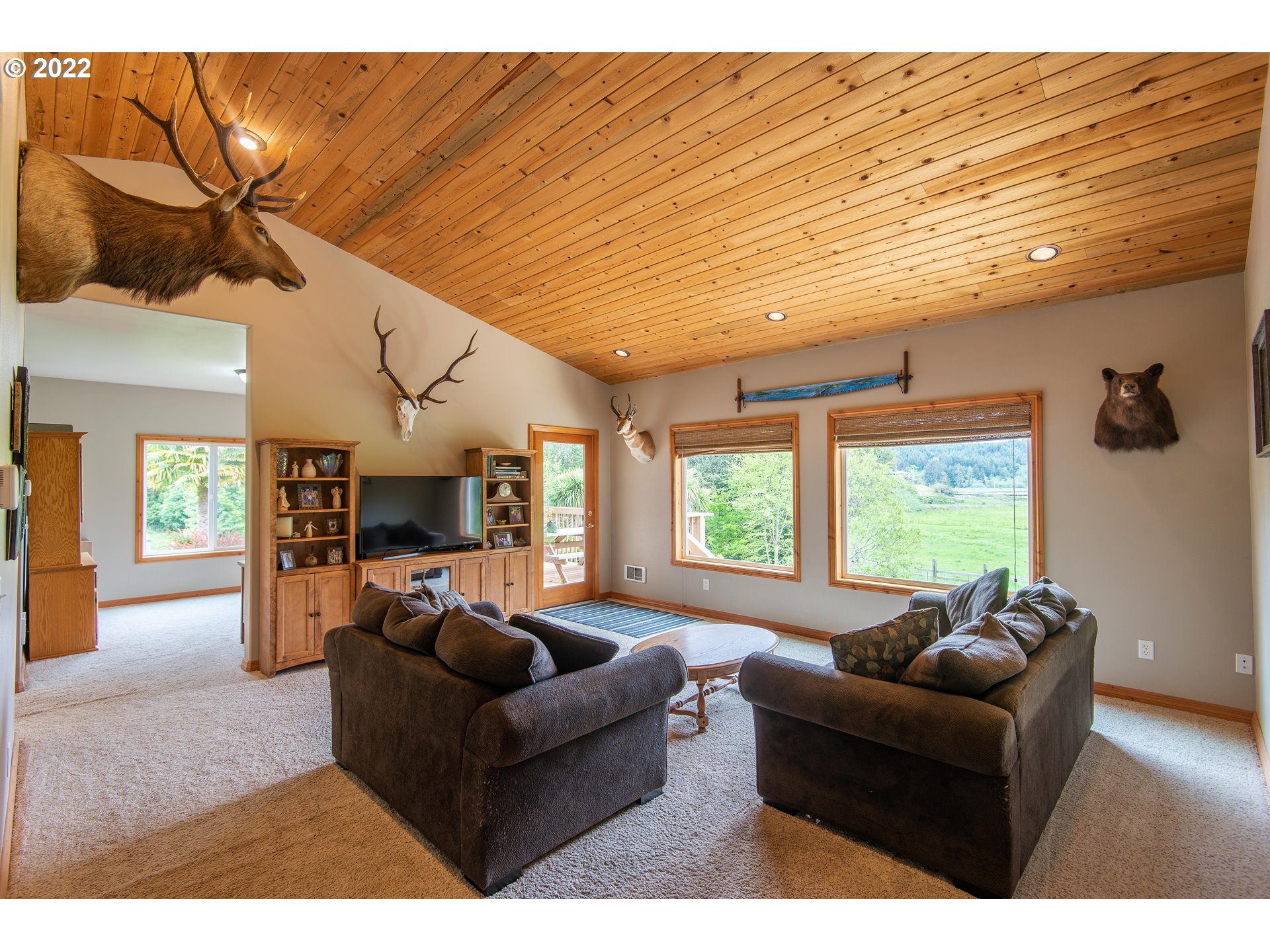 66270 Watertower Road North Bend, OR 97459 - Photo 9 of 31 Gallery Image 9