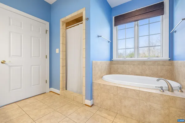 $895,000 | 381 Bybee Estates Lane, Palmyra, VA 22963