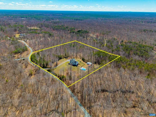 $895,000 | 381 Bybee Estates Lane, Palmyra, VA 22963