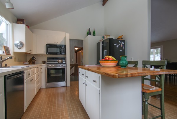 15 Robinwood Road Acton, MA 01720 - Photo 17 of 24 Gallery Image 17