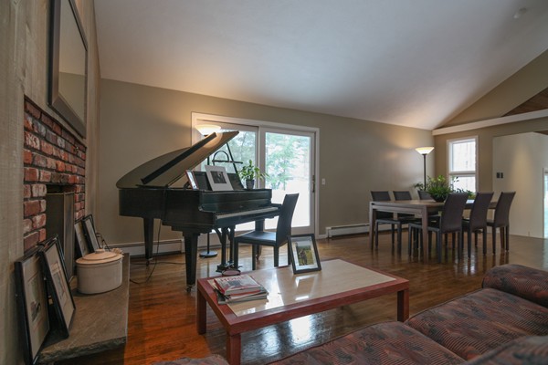 15 Robinwood Road Acton, MA 01720 - Photo 8 of 24 Gallery Image 8