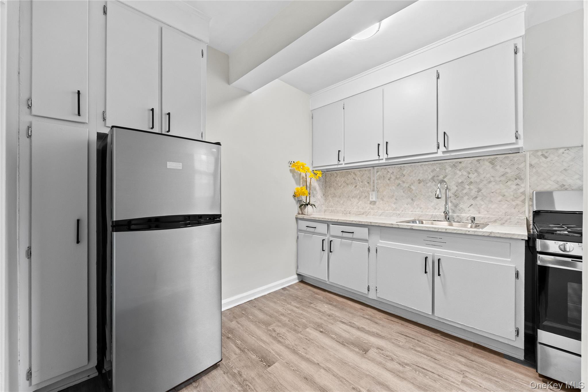 230 Pelham Road, Unit 4L New Rochelle, NY 10805 - Photo 22 of 30