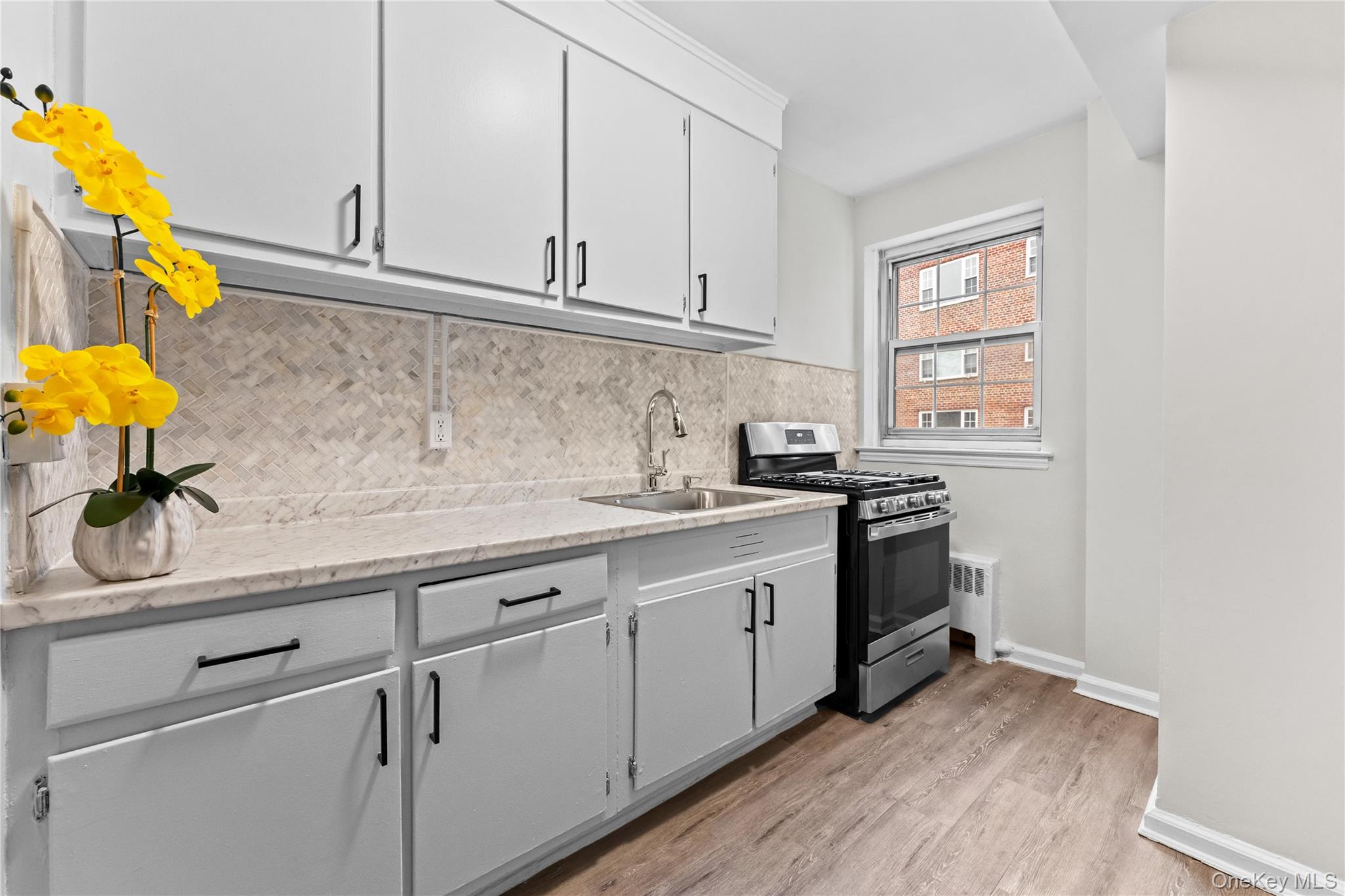 230 Pelham Road, Unit 4L New Rochelle, NY 10805 - Photo 24 of 30