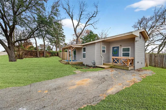 $165,000 | 1710 West Crawford Street, Denison, TX 75020