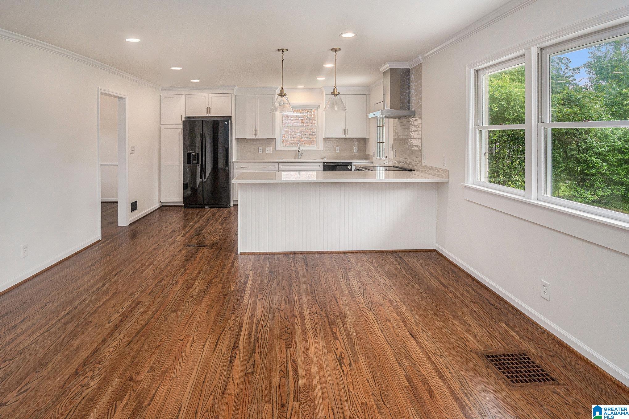 3137 Woodhaven Road Birmingham, AL 35243 - Photo 5 of 19