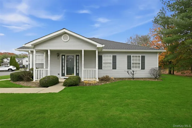 $599,900 | 12 Merrimack Road, Hauppauge, NY 11787