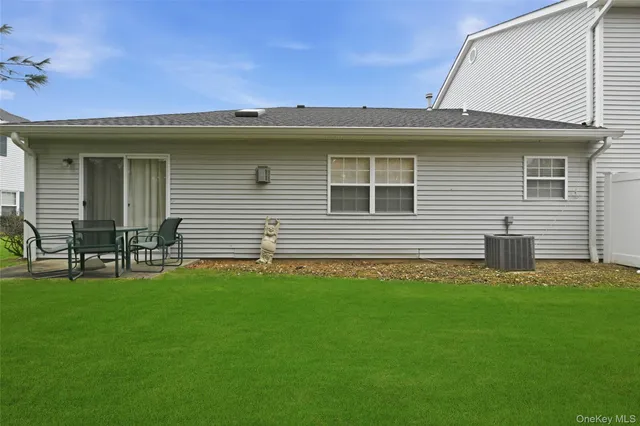 $599,900 | 12 Merrimack Road, Hauppauge, NY 11787