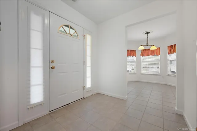 $599,900 | 12 Merrimack Road, Hauppauge, NY 11787