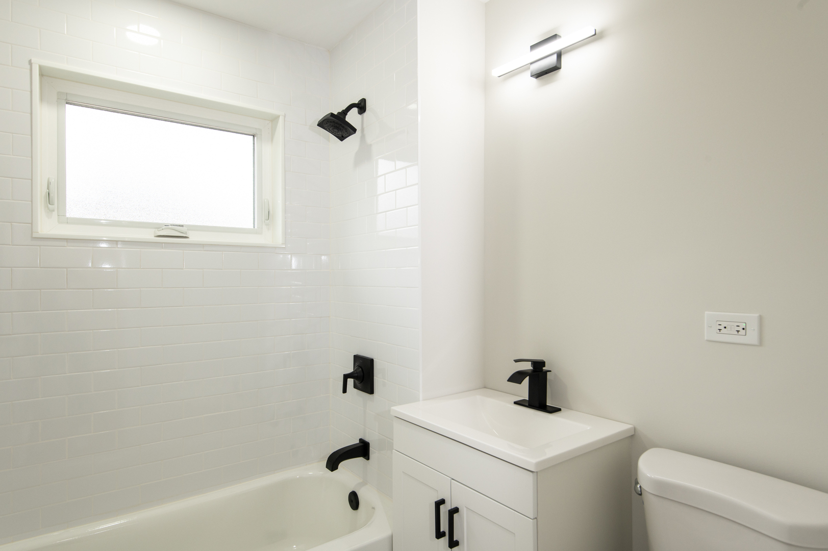7502 North Ridge Boulevard, Unit D Chicago, IL 60645 - Photo 19 of 31 Gallery Image 19