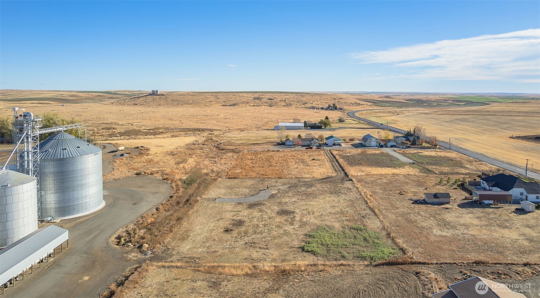 601 East 1st Street Waterville, WA 98858 - Photo 12 of 18 a view of an ocean and beach