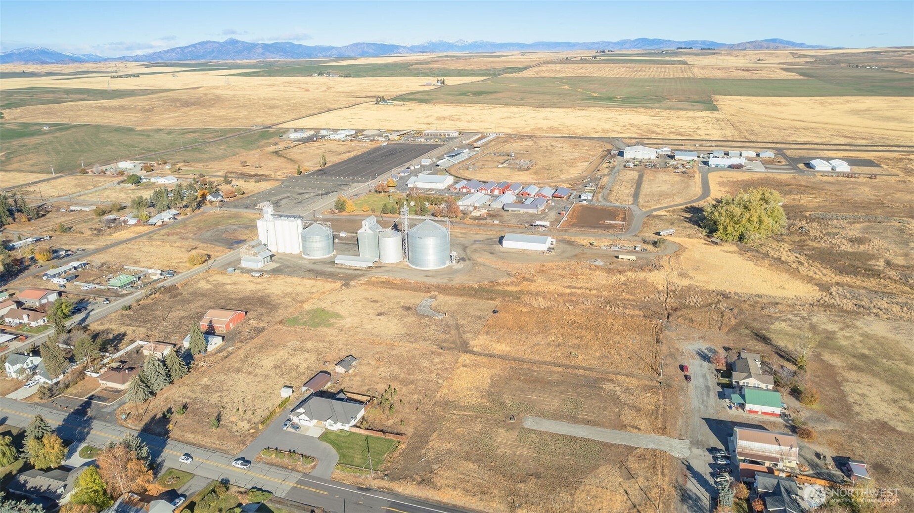 601 East 1st Street Waterville, WA 98858 - Photo 15 of 18 a view of an ocean and beach