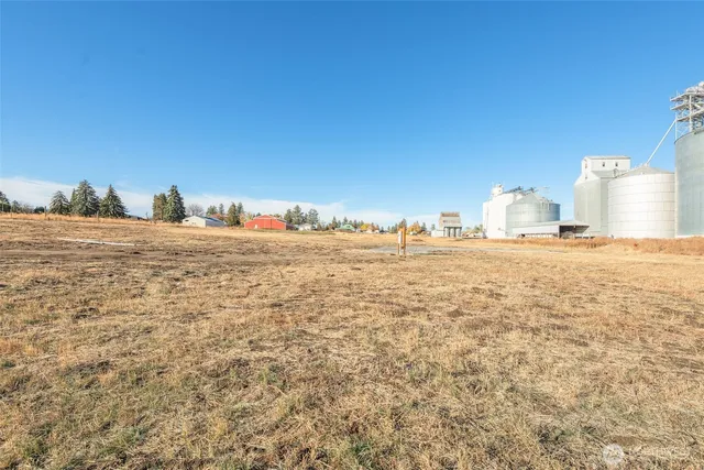a view of a terrace view
