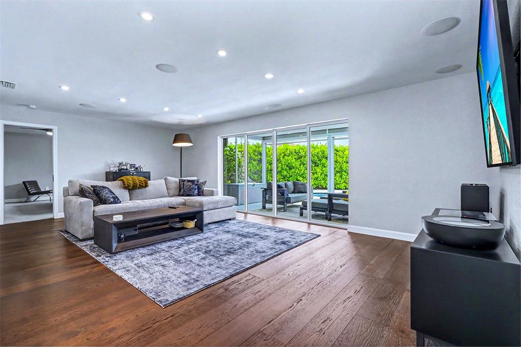 11624 Grove Street Seminole, FL 33772 - Photo 12 of 44