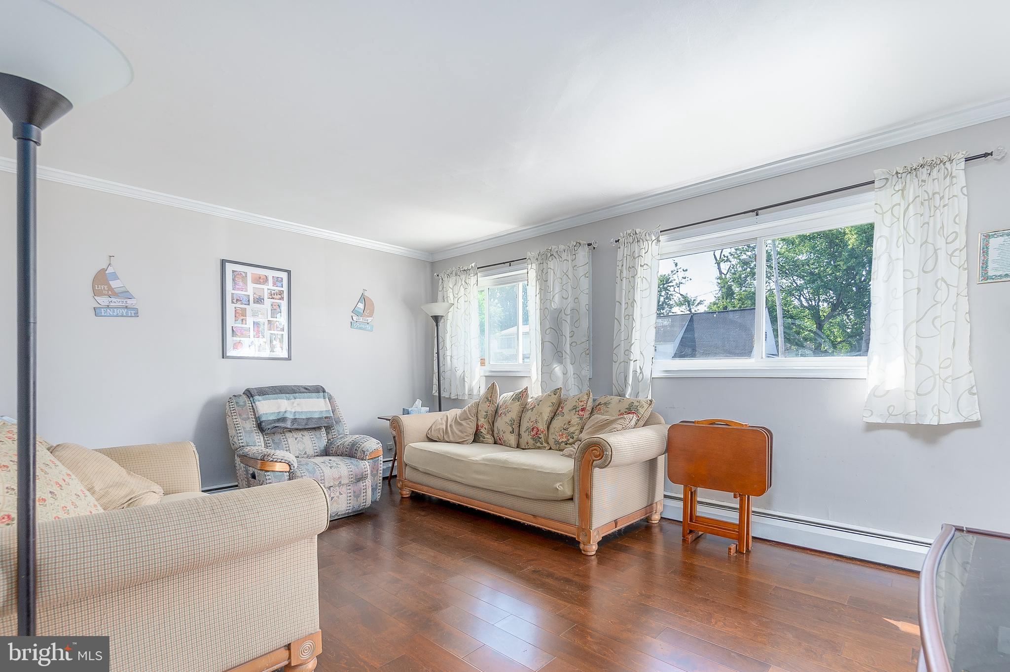 2611 Wood Road Secane, PA 19018 - Photo 4 of 36 Living Room