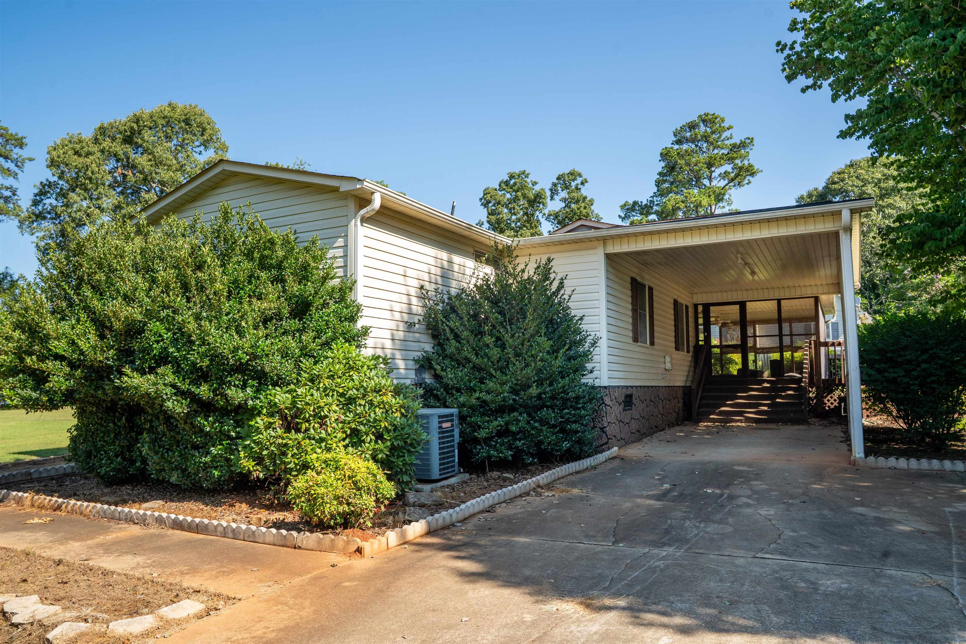 105 Wilson Road Spartanburg, SC 29307 - Photo 2 of 14