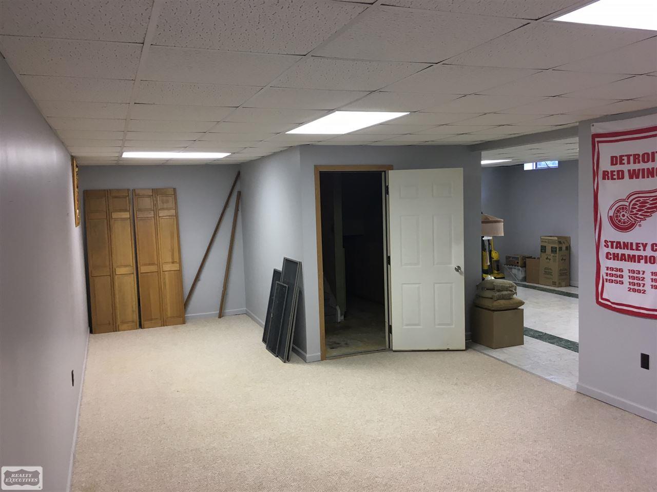 11920 Gilbert Road Memphis, MI 48041 - Photo 23 of 36 31325272-22.JPG