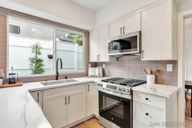 $1,425,000 | 12169 Via San Loreno, San Diego, CA 92128